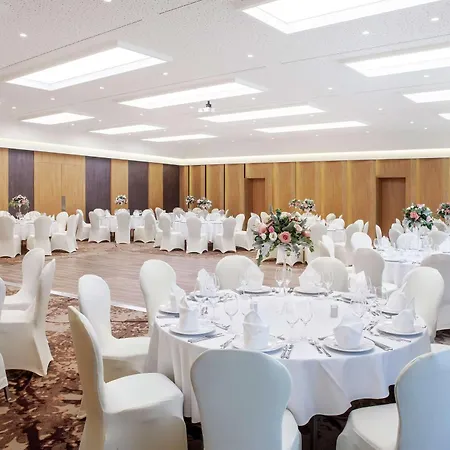 Hilton Garden 4* ティラナ