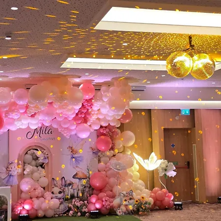 Hilton Garden 4* ティラナ