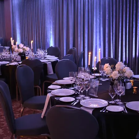 ホテル Hilton Garden ティラナ