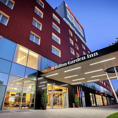 מלון Hilton Garden