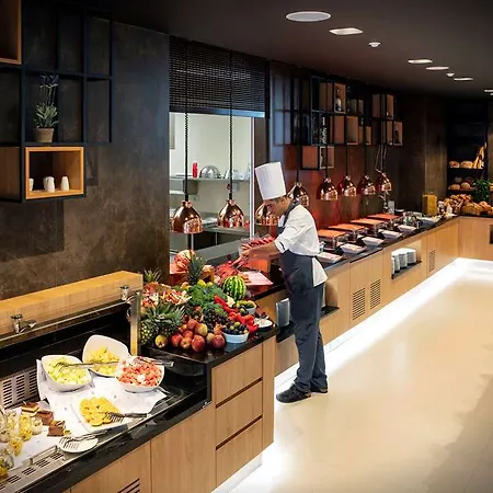 Hilton Garden 4* ティラナ