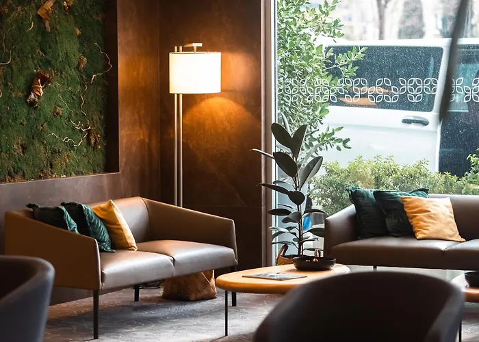 Hilton Garden Tiran
