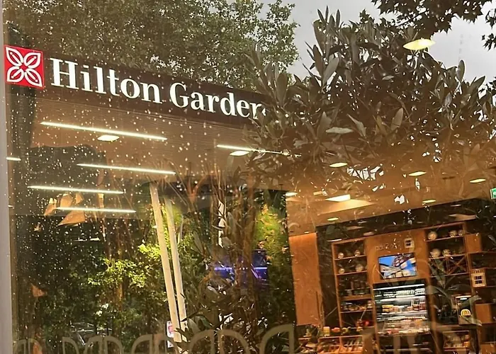 Hilton Garden מלון 4*