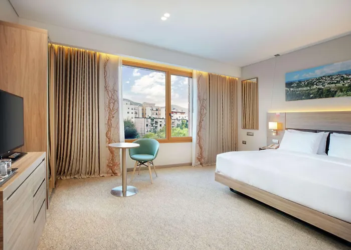 Hilton Garden 4* Tiran