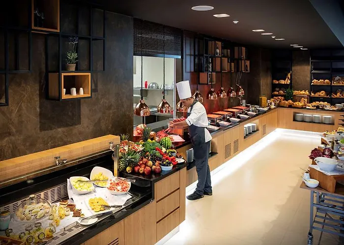 Hilton Garden 4* Tiran