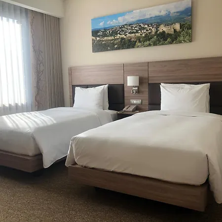 Hilton Garden 4* טיראנה