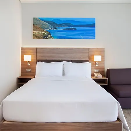 Hilton Garden 4*