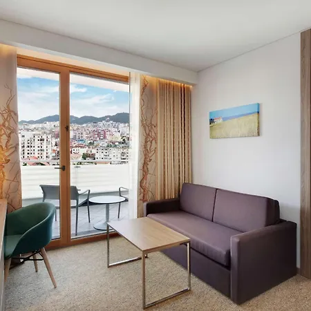 מלון Hilton Garden