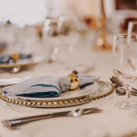 Hilton Garden מלון 4*