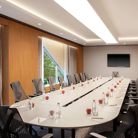 Hilton Garden טיראנה