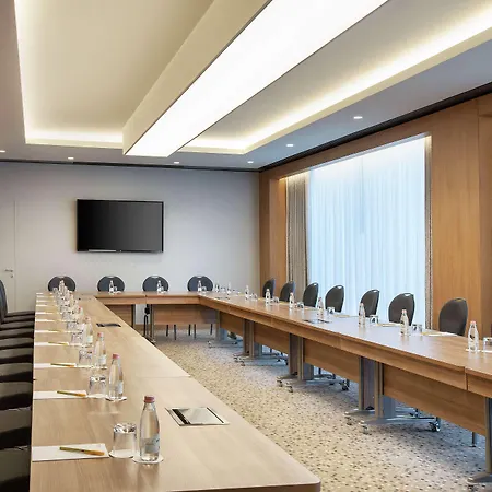 Hilton Garden מלון