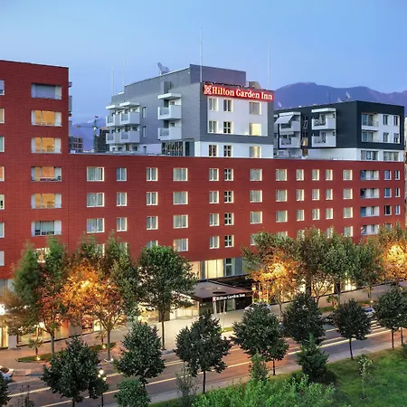 Hilton Garden מלון 4*