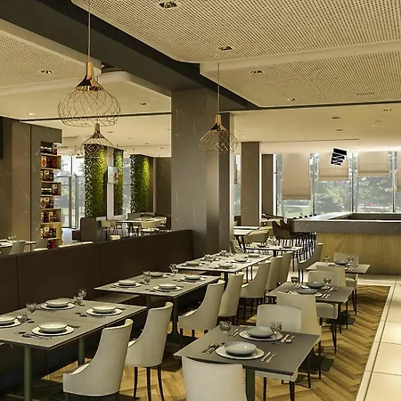 Hilton Garden טיראנה